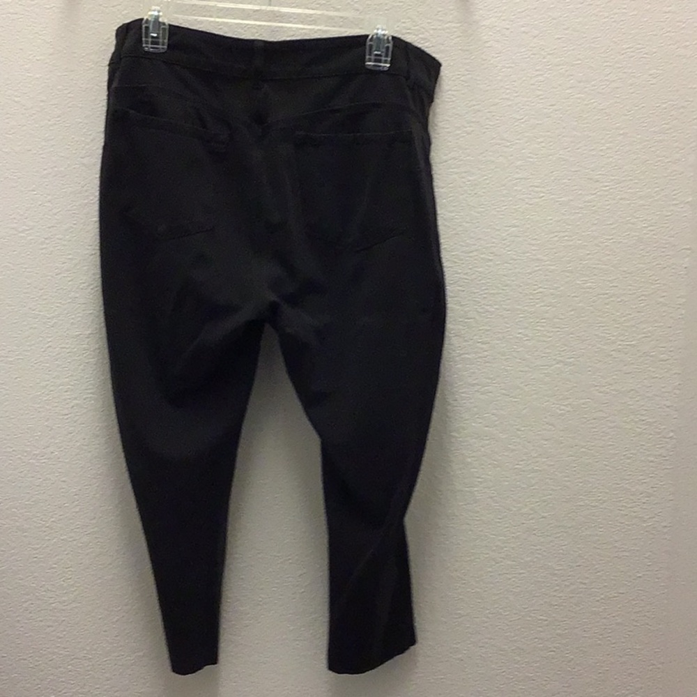 Basic black capris - Picture 2 of 3